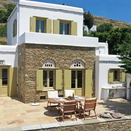 Apartament Theassis Arnados